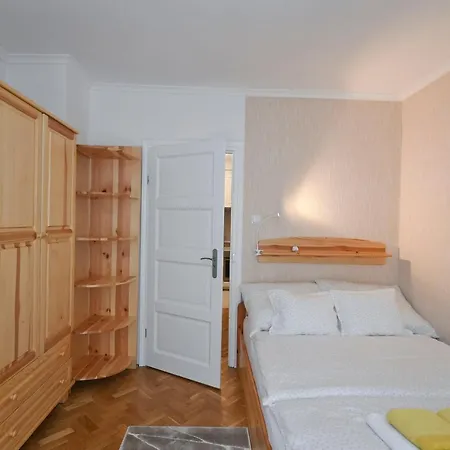 Family Apartment Appartamento Eger